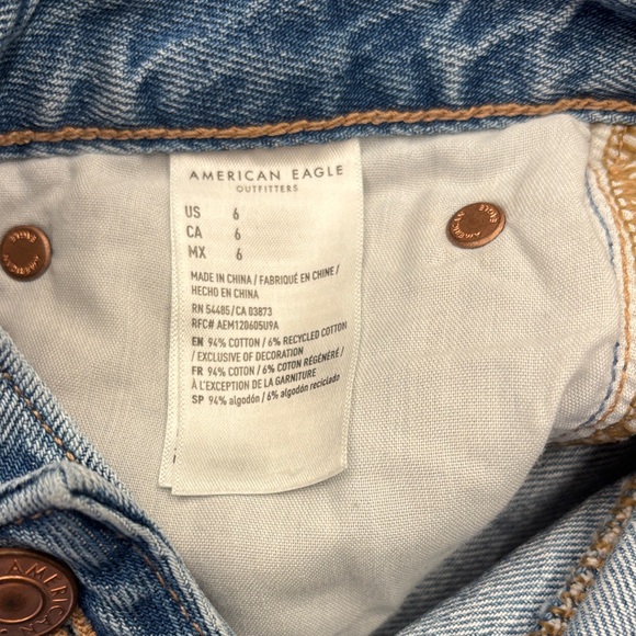 AE Ripped Blue Jean Shorts size 6 - Picture 2 of 4